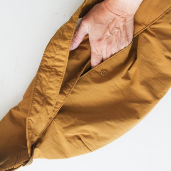 Uniqlo Crossbody Bag in 49 Mustard Color - sold out design - Picture 4 of 5